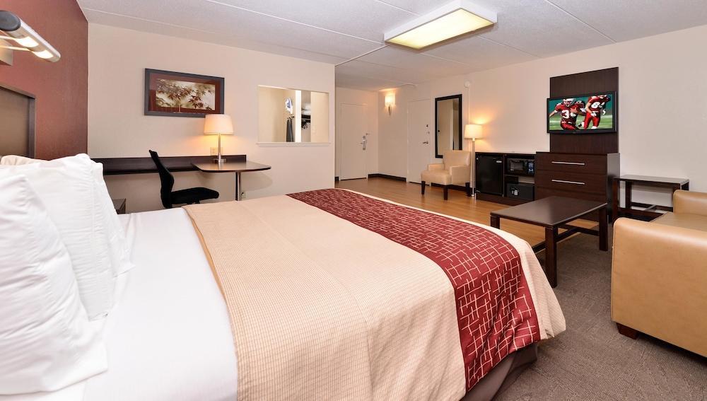 Red Roof Inn Plus+ Boston - Woburn/ Burlington מראה חיצוני תמונה