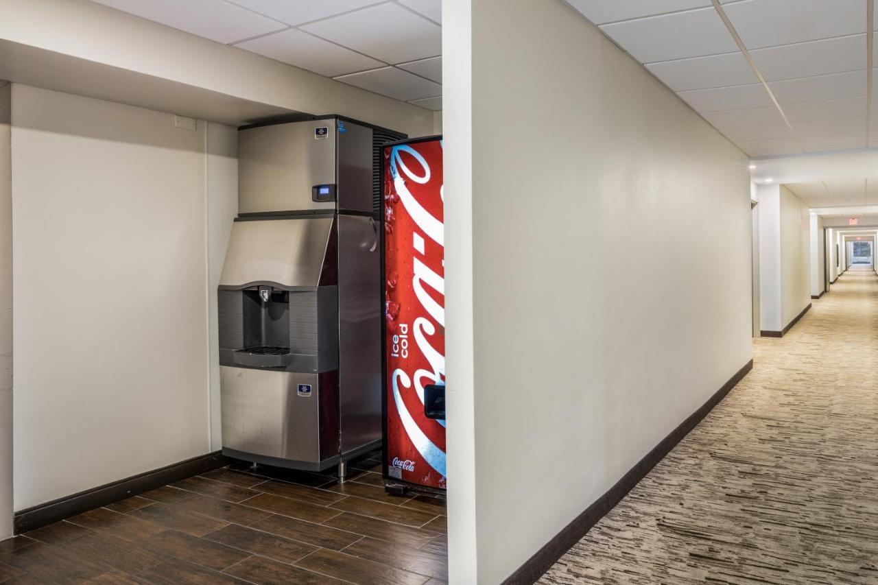 Red Roof Inn Plus+ Boston - Woburn/ Burlington מראה חיצוני תמונה