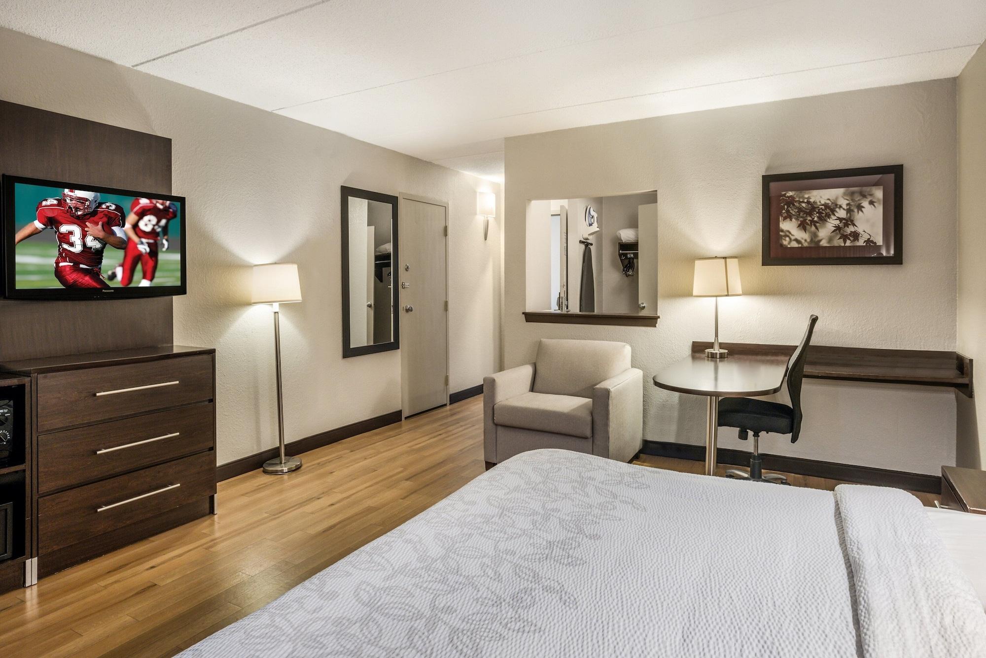 Red Roof Inn Plus+ Boston - Woburn/ Burlington מראה חיצוני תמונה